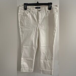 Bandolino White Ankle Style Skinny Pants - Cuffed Ankle - Size 8